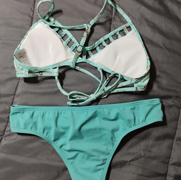 NWOT Reef bikini set - Picture 3 of 5